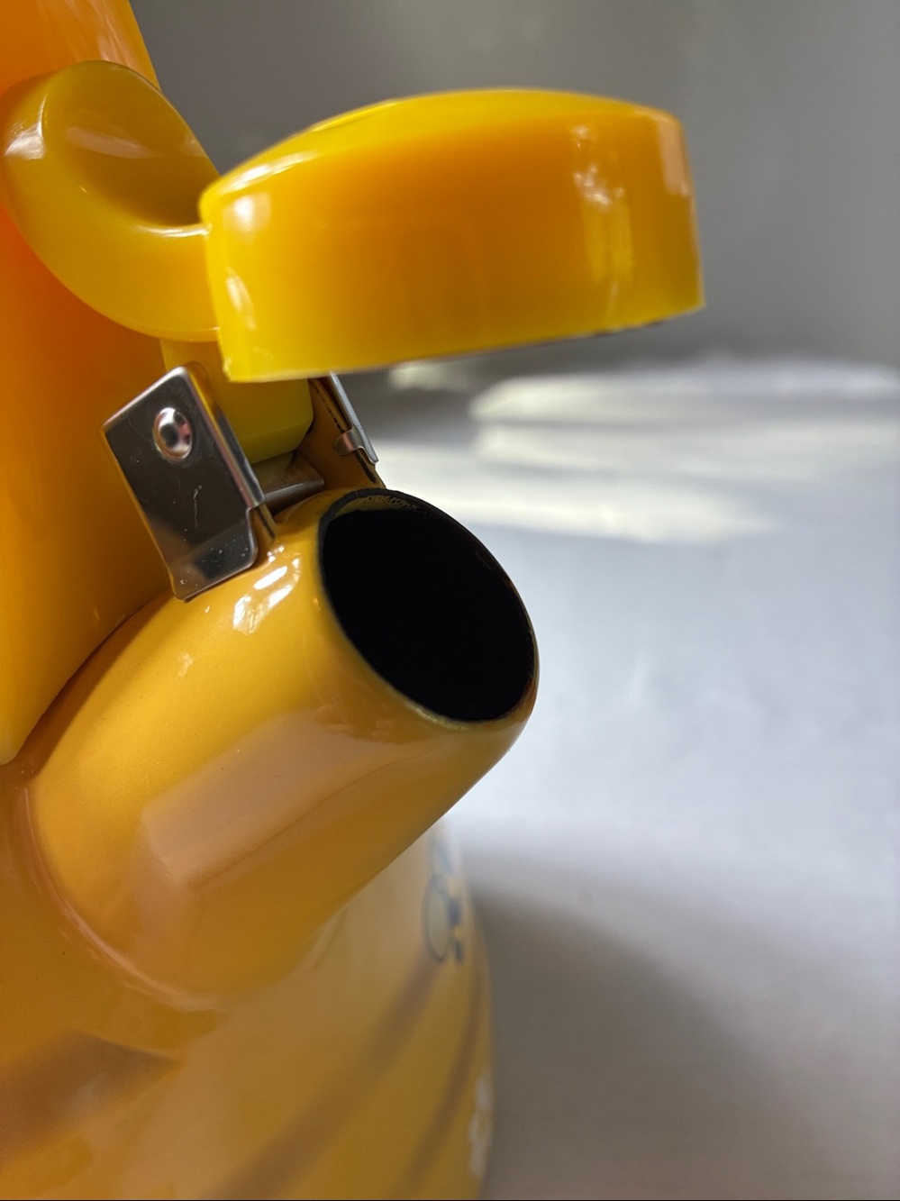 π Bee Happy Whistling Tea Kettle Yellow Daisy Cottagecore Farmhouse Decor 10β - Picture 10 of 10